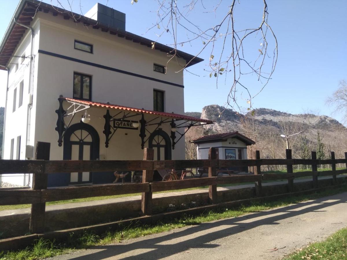 Castro Urdiales - La Vieja Estacion - Cerca De Bilbao Guest House Exterior photo