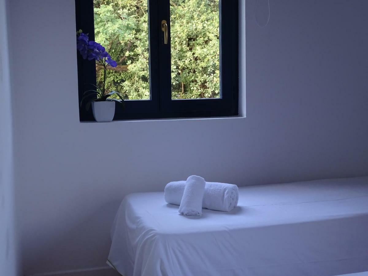 Castro Urdiales - La Vieja Estacion - Cerca De Bilbao Guest House Exterior photo